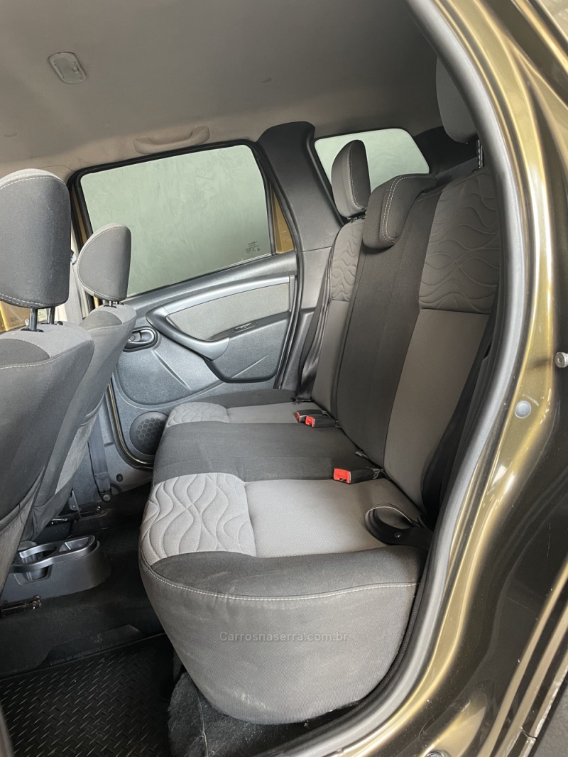 DUSTER 1.6 DYNAMIQUE 4X2 16V FLEX 4P MANUAL - 2014 - PAROBé