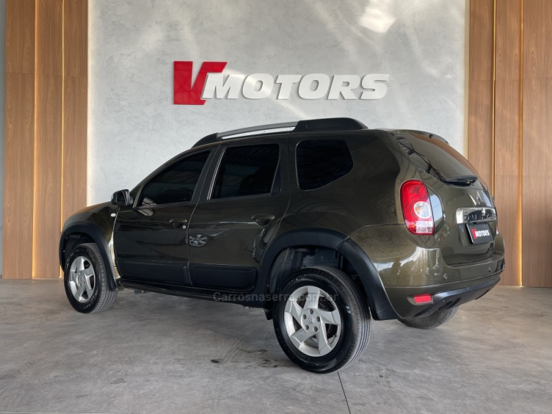 DUSTER 1.6 DYNAMIQUE 4X2 16V FLEX 4P MANUAL - 2014 - PAROBé