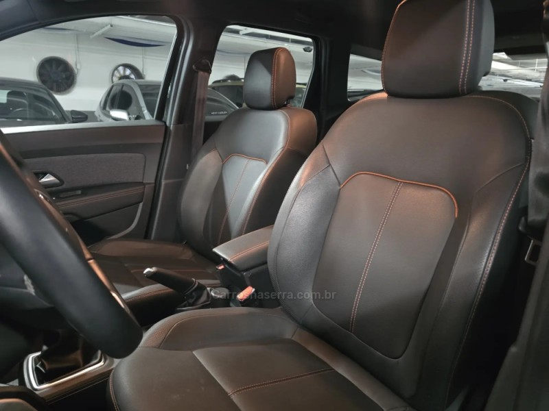 DUSTER 1.3 TCE ICONIC PLUS FLEX 4P AUTOMÁTICA - 2025 - PORTO ALEGRE