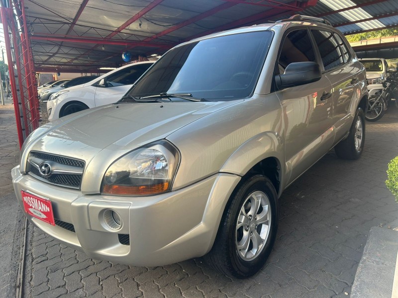 TUCSON 2.0 GL 2WD 16V GASOLINA 4P MANUAL - 2011 - TRêS COROAS