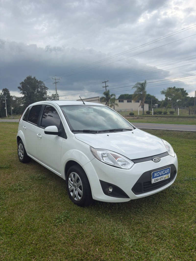 FIESTA 1.6 ROCAM HATCH 8V FLEX 4P MANUAL - 2014 - FARROUPILHA
