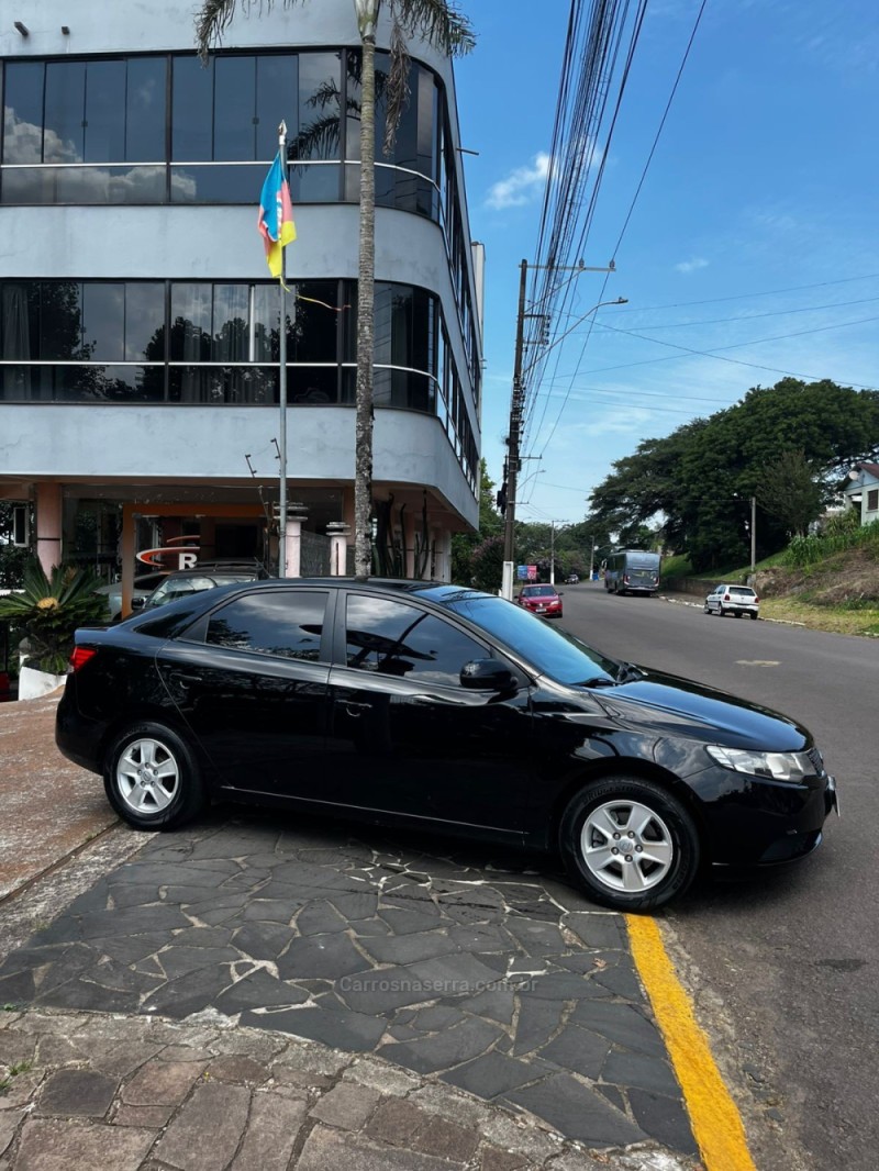 CERATO 1.6 SEDAN 16V GASOLINA 4P MANUAL - 2011 - CARLOS BARBOSA