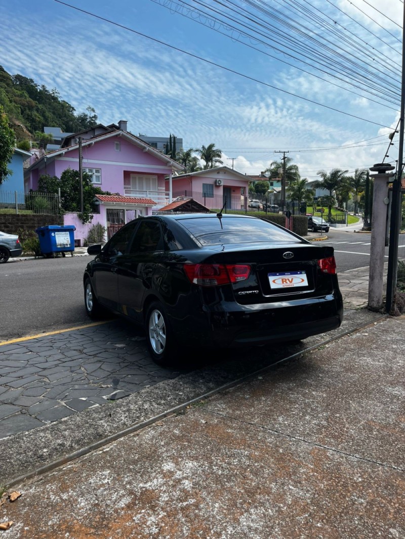 CERATO 1.6 SEDAN 16V GASOLINA 4P MANUAL - 2011 - CARLOS BARBOSA