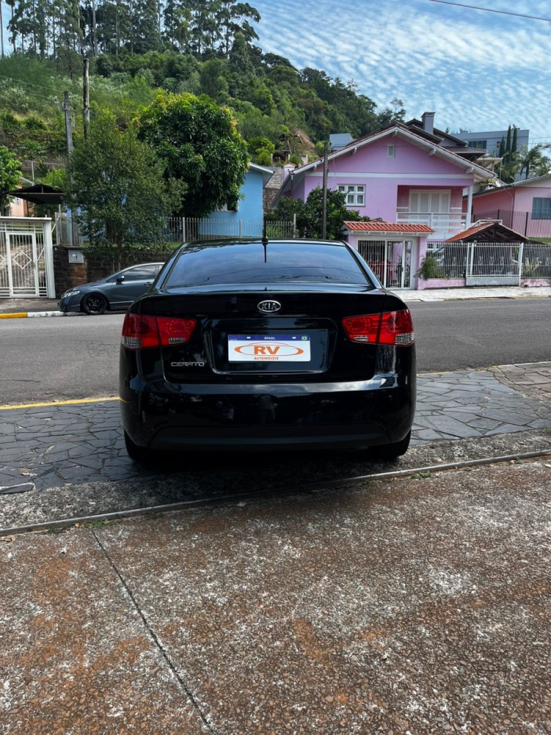 CERATO 1.6 SEDAN 16V GASOLINA 4P MANUAL - 2011 - CARLOS BARBOSA