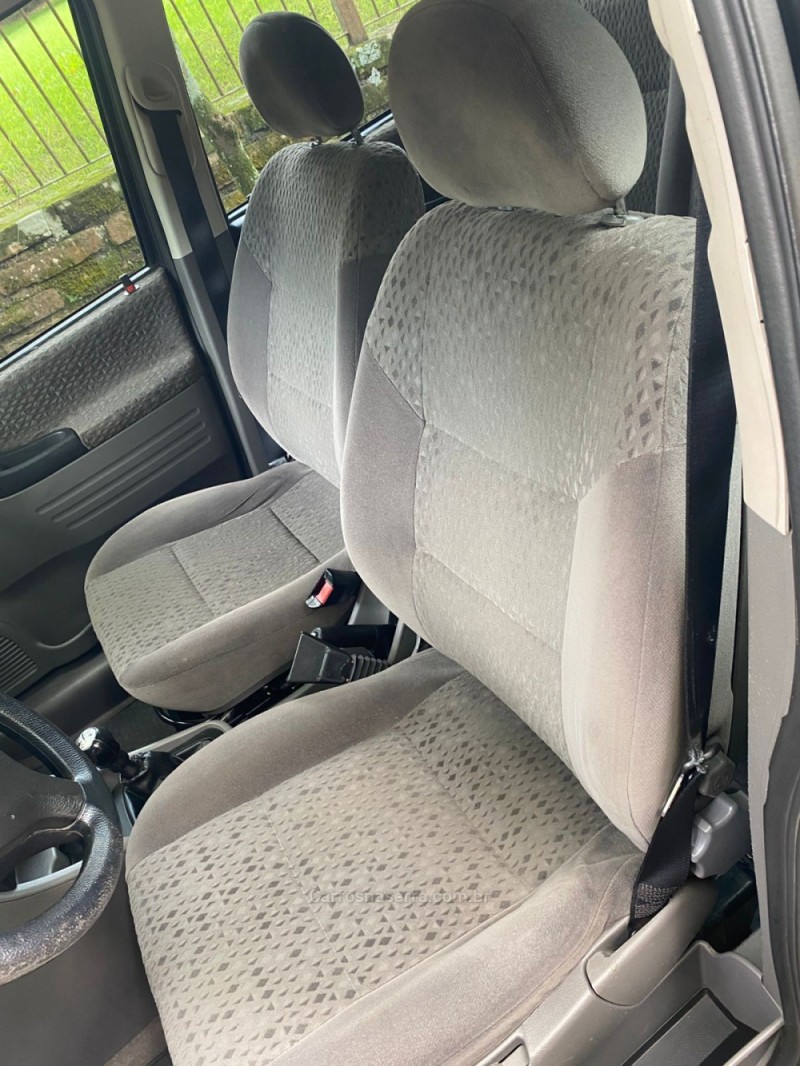 ZAFIRA 2.0 MPFI ELEGANCE 8V FLEX 4P MANUAL - 2009 - LAJEADO