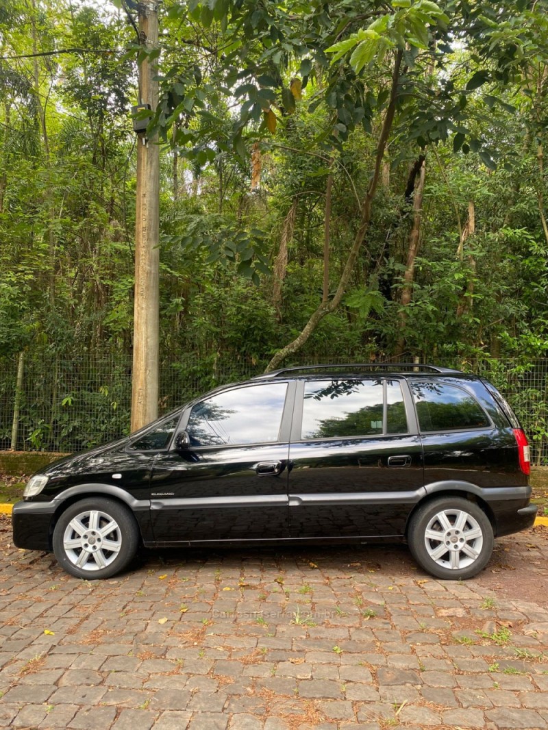 ZAFIRA 2.0 MPFI ELEGANCE 8V FLEX 4P MANUAL - 2009 - LAJEADO