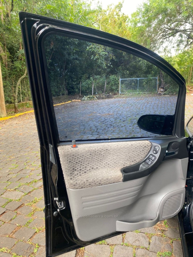 ZAFIRA 2.0 MPFI ELEGANCE 8V FLEX 4P MANUAL - 2009 - LAJEADO