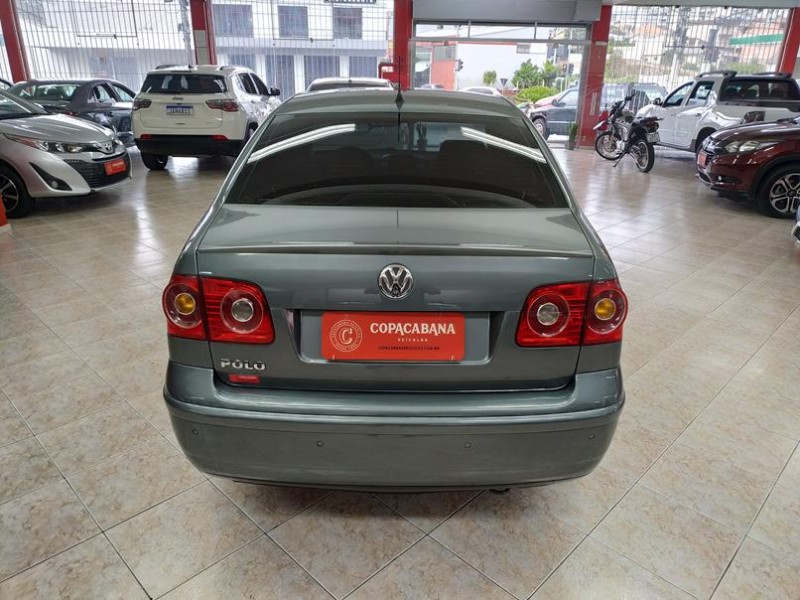 POLO SEDAN 1.6 MI 8V FLEX 4P MANUAL - 2011 - CAXIAS DO SUL