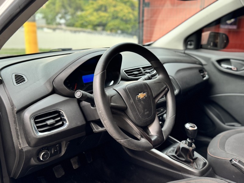 ONIX 1.0 LT PLUS 8V FLEX 4P MANUAL - 2014 - CAXIAS DO SUL