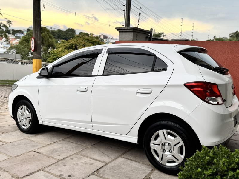 ONIX 1.0 LT PLUS 8V FLEX 4P MANUAL - 2014 - CAXIAS DO SUL