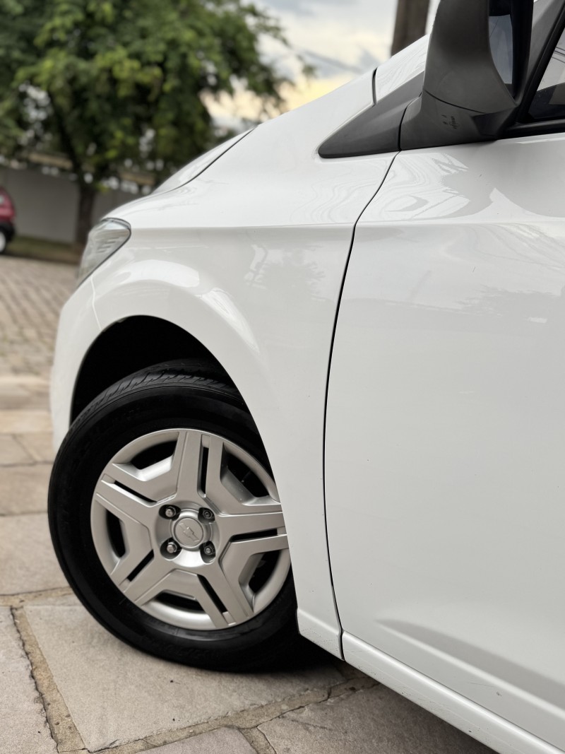 ONIX 1.0 LT PLUS 8V FLEX 4P MANUAL - 2014 - CAXIAS DO SUL