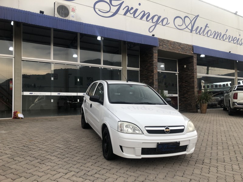 CHEVROLET - CORSA - 2010/2011 - Branca - R$ 35.800,00