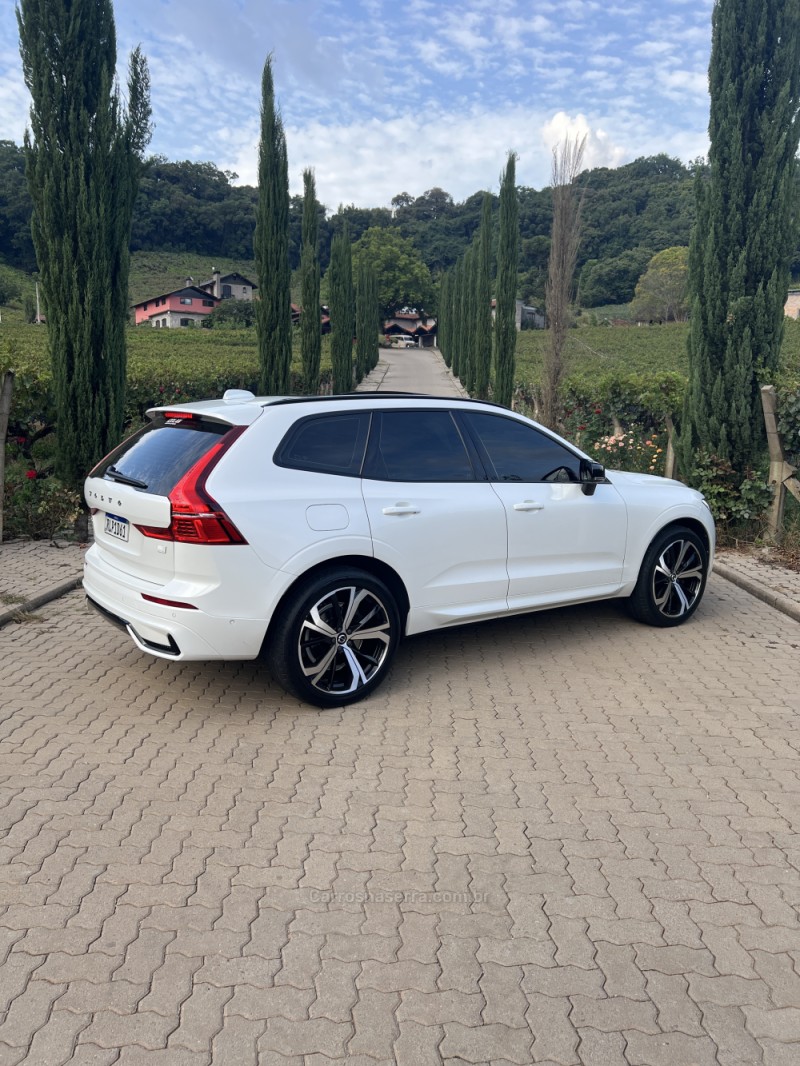 XC60 2.0 T8 R DESIGN HYBRID GASOLINA 4P AUTOMÁTICO - 2022 - CAXIAS DO SUL