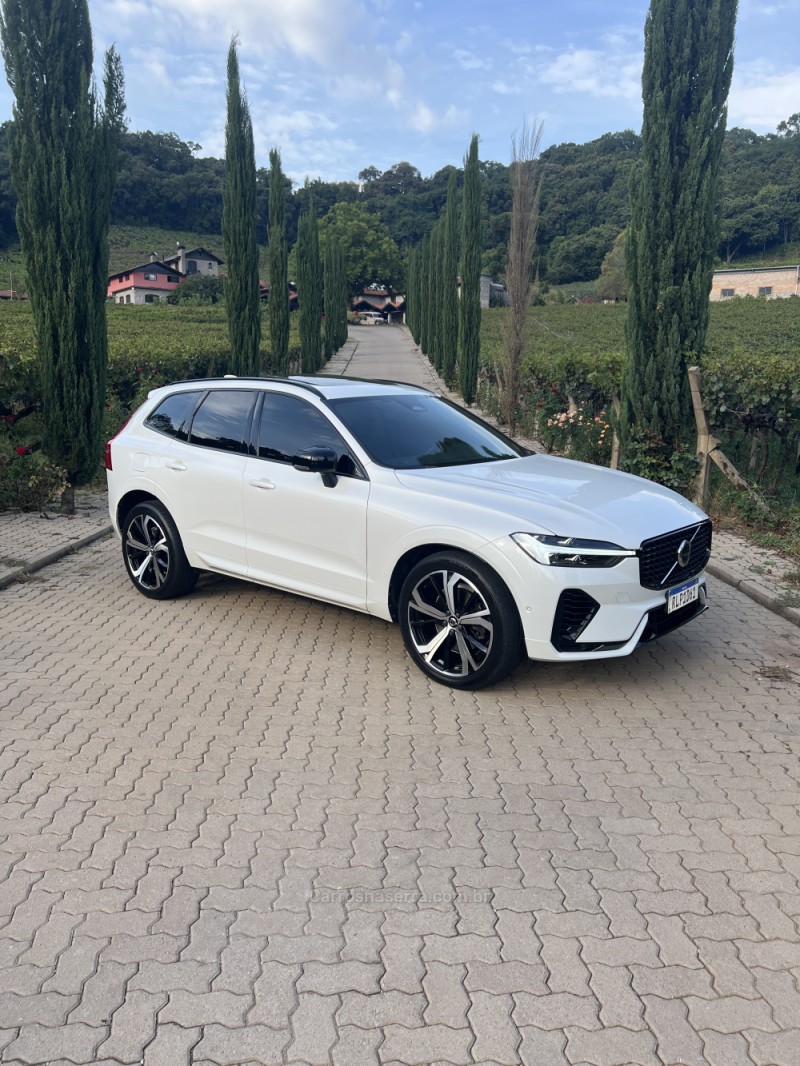 XC60 2.0 T8 R DESIGN HYBRID GASOLINA 4P AUTOMÁTICO - 2022 - CAXIAS DO SUL