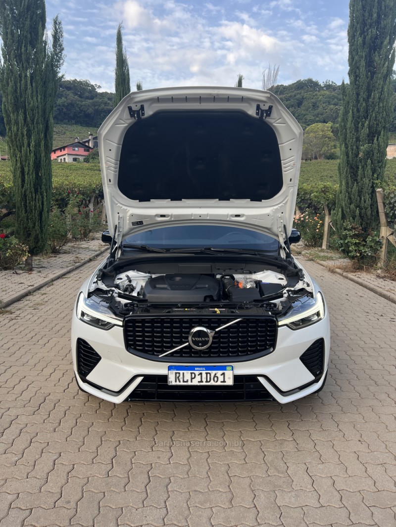 XC60 2.0 T8 R DESIGN HYBRID GASOLINA 4P AUTOMÁTICO - 2022 - CAXIAS DO SUL
