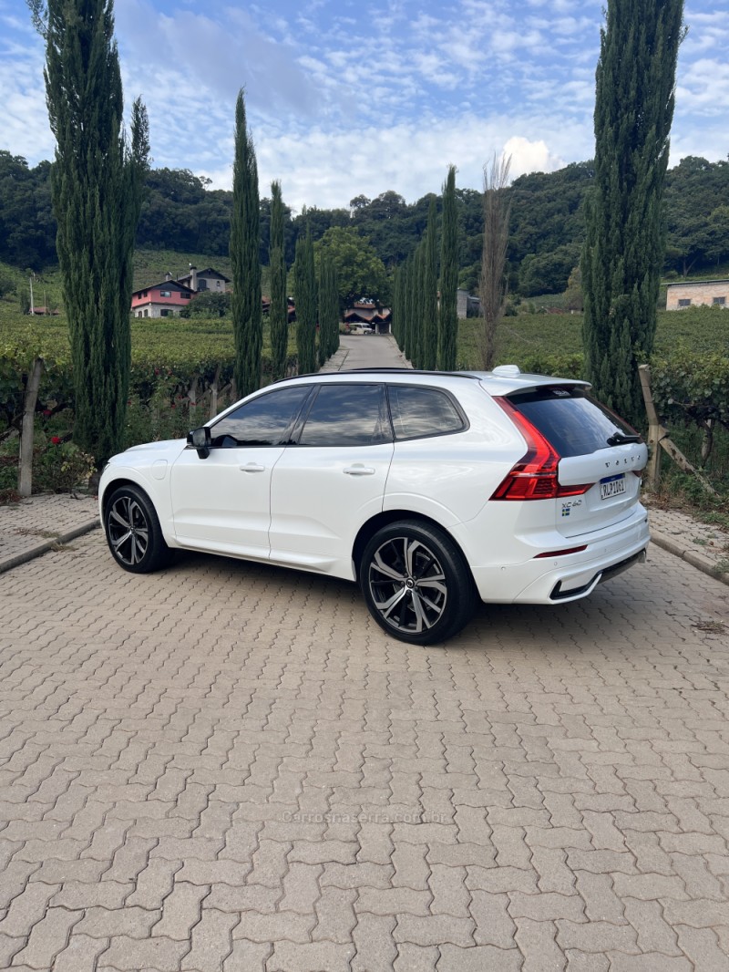 XC60 2.0 T8 R DESIGN HYBRID GASOLINA 4P AUTOMÁTICO - 2022 - CAXIAS DO SUL