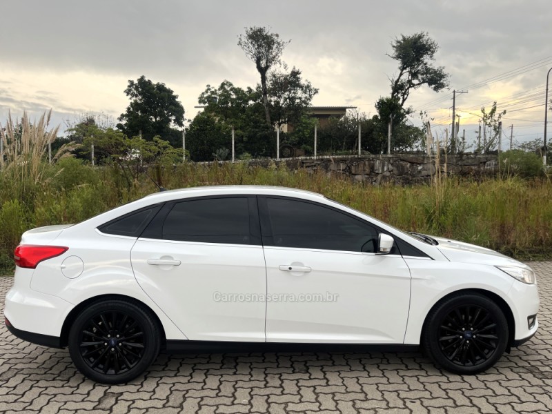 FOCUS 2.0 TITANIUM SEDAN 16V FLEX 4P AUTOMÁTICO - 2016 - CAXIAS DO SUL