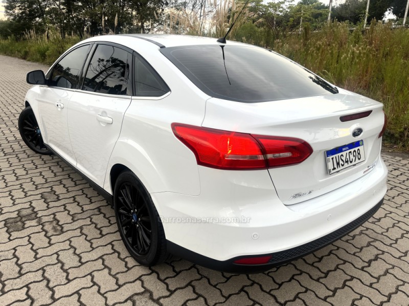 FOCUS 2.0 TITANIUM SEDAN 16V FLEX 4P AUTOMÁTICO - 2016 - CAXIAS DO SUL