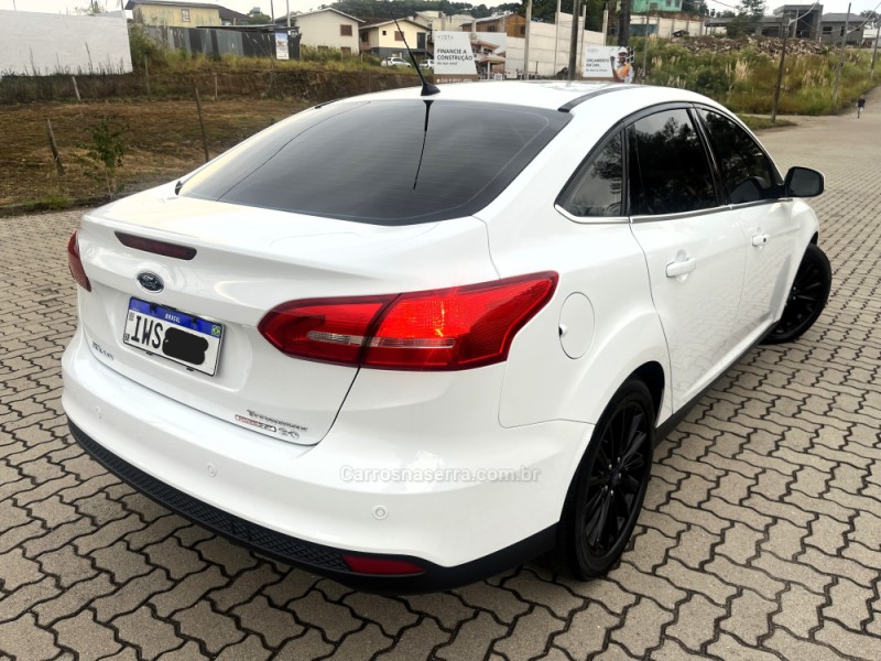 FOCUS 2.0 TITANIUM SEDAN 16V FLEX 4P AUTOMÁTICO - 2016 - CAXIAS DO SUL