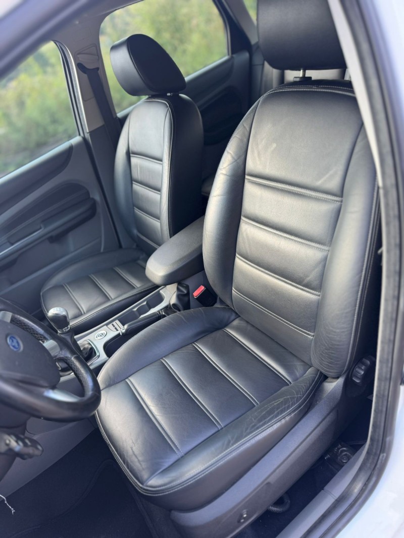 FOCUS 2.0 GLX 16V FLEX 4P MANUAL - 2011 - BENTO GONçALVES