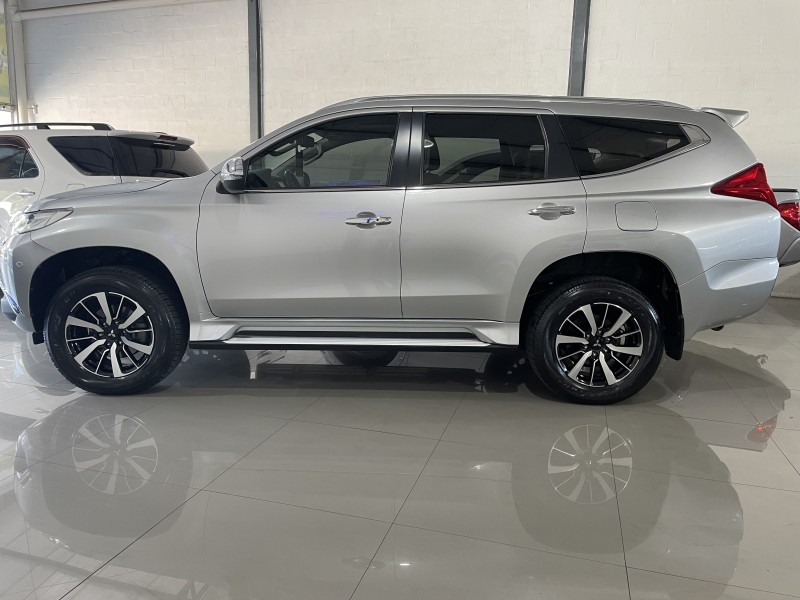 PAJERO SPORT 2.4 HPE 4X4 DIESEL 4P AUTOMÁTICA - 2020 - CAXIAS DO SUL