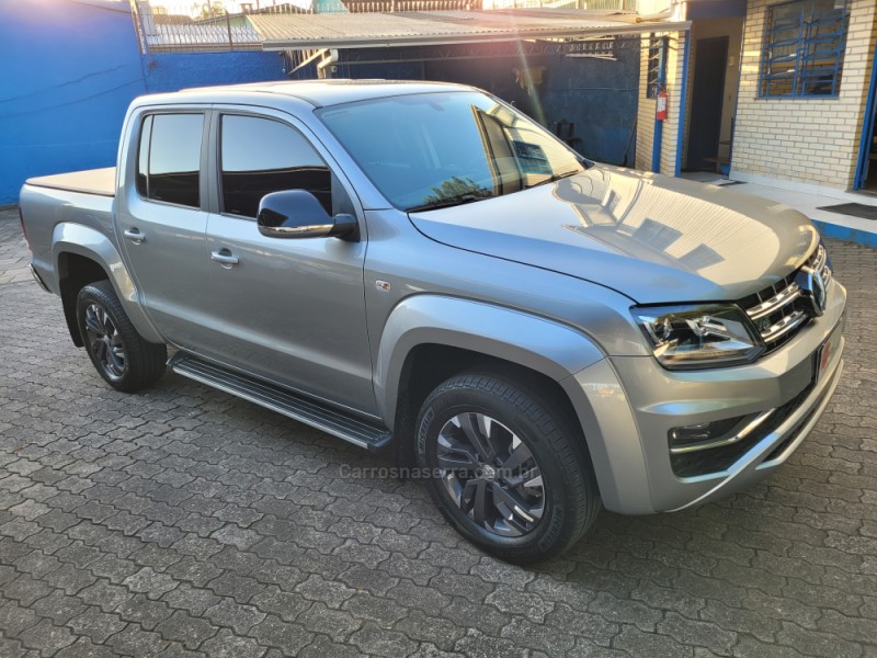 AMAROK 3.0 V6 TDI HIGHLINE CD DIESEL 4MOTION AUTOMÁTICO - 2023 - CAXIAS DO SUL