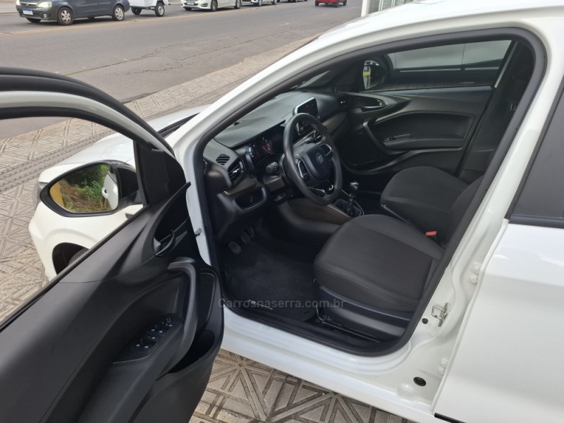 CRONOS 1.3 FIREFLY DRIVE S-DESIGN FLEX 4P MANUAL - 2022 - CAXIAS DO SUL