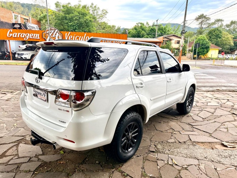 HILUX SW4 3.0 SRV 4X4 CD 16V TURBO INTERCOOLER DIESEL 4P AUTOMÁTICO - 2013 - TRêS COROAS