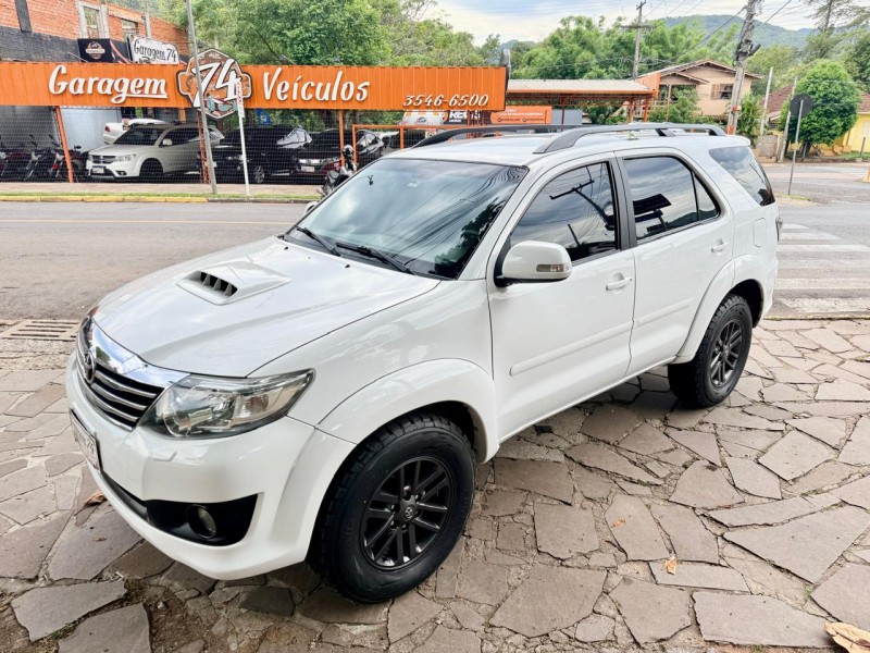 hilux sw4 3.0 srv 4x4 cd 16v turbo intercooler diesel 4p automatico 2013 tres coroas
