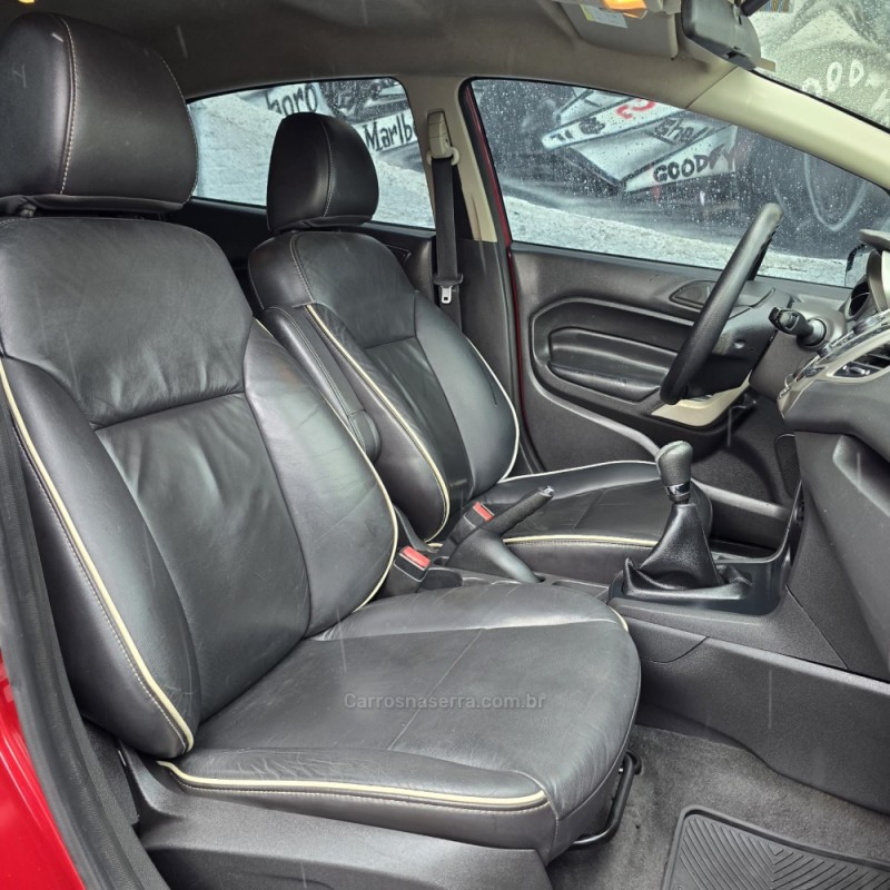 FIESTA 1.6 SE HATCH 16V FLEX 4P MANUAL - 2013 - CAXIAS DO SUL