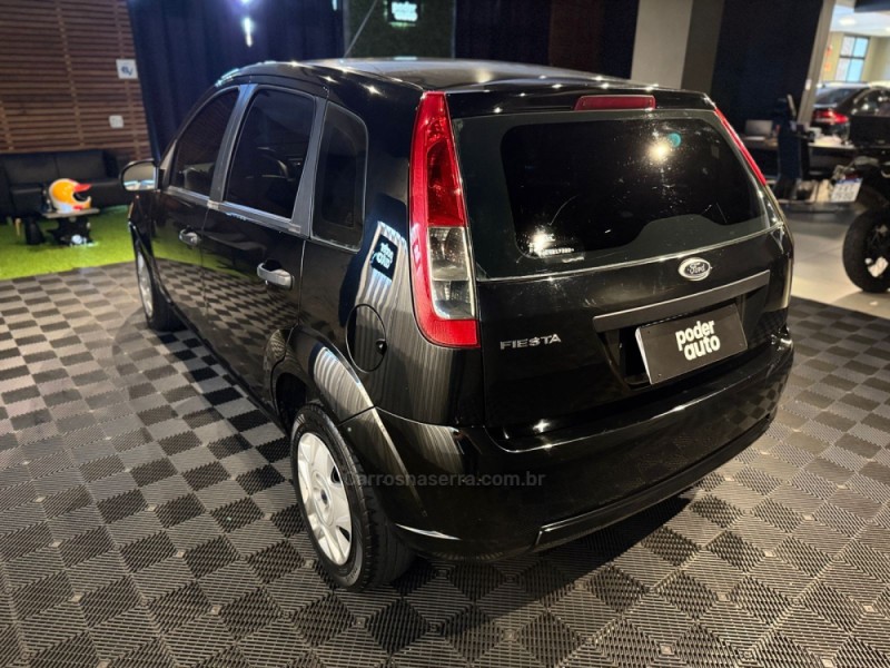 FIESTA 1.0 MPI FIRST HATCH 8V FLEX 4P MANUAL - 2012 - FARROUPILHA