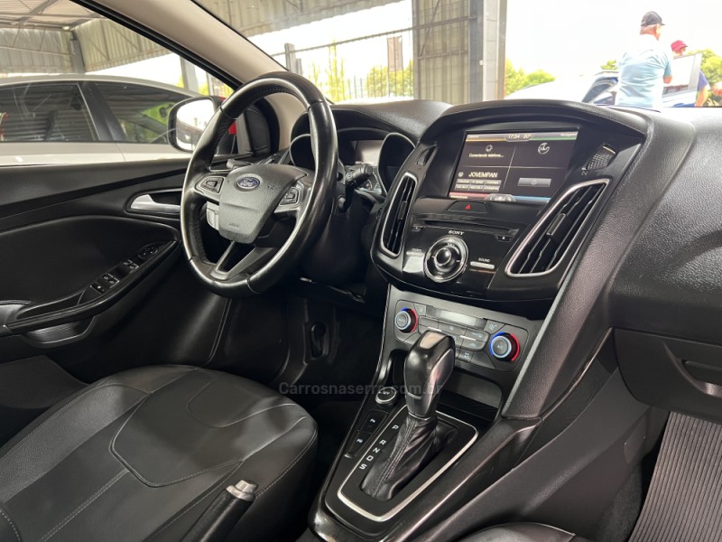 FOCUS 2.0 TITANIUM PLUS HATCH 16V FLEX 4P AUTO - 2016 - BOM PRINCíPIO