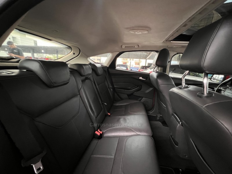 FOCUS 2.0 TITANIUM PLUS HATCH 16V FLEX 4P AUTO - 2016 - BOM PRINCíPIO