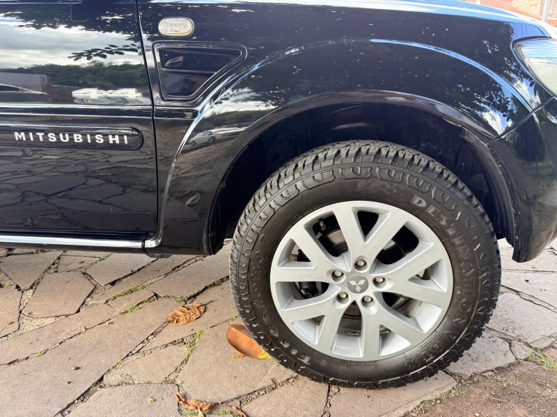 PAJERO TR4 2.0 4X4 16V 131CV GASOLINA 4P AUTOMÁTICO - 2012 - TRêS COROAS