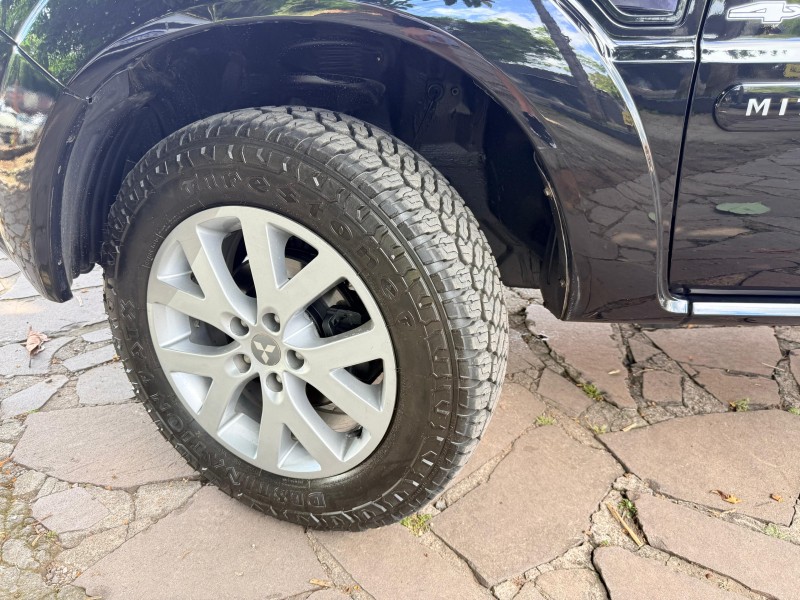 PAJERO TR4 2.0 4X4 16V 131CV GASOLINA 4P AUTOMÁTICO - 2012 - TRêS COROAS