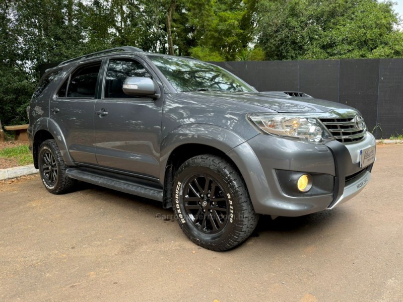 HILUX SW4 3.0 SRV 4X4 16V TURBO INTERCOOLER DIESEL 4P AUTOMÁTICO - 2012 - DOIS IRMãOS