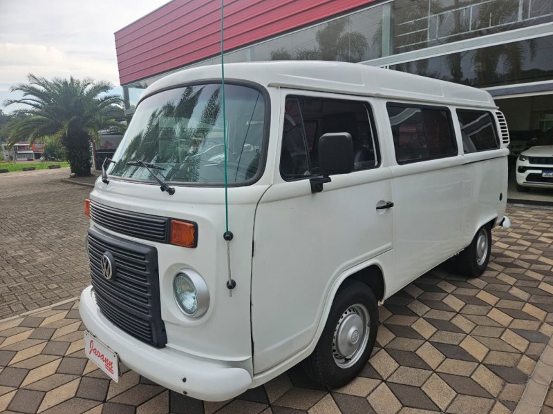 KOMBI 1.4 MI STD LOTAÇÃO 8V FLEX 3P MANUAL - 2013 - BOM PRINCíPIO