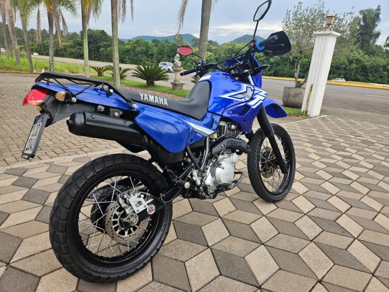 XT 600 E - 2000 - BOM PRINCíPIO