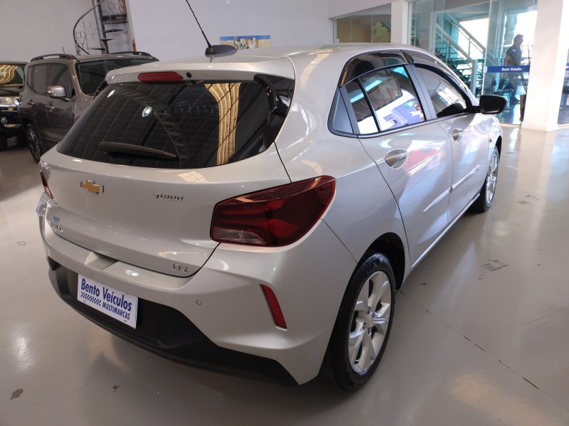 ONIX 1.0 LTZ 12V TURBO FLEX 4P AUTOMÁTICO - 2023 - BENTO GONçALVES