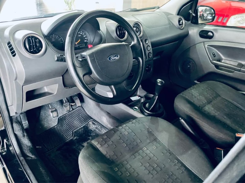 FIESTA 1.0 MPI CLASS HATCH 8V FLEX 4P MANUAL - 2004 - CAXIAS DO SUL