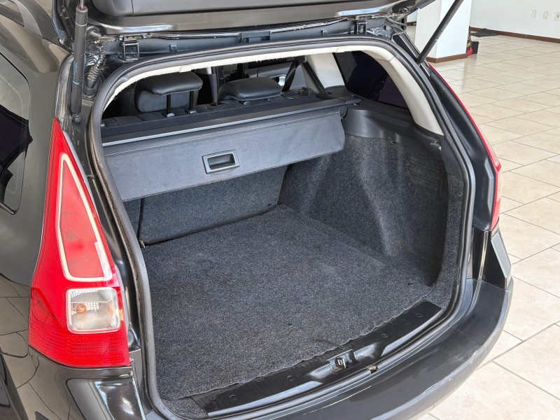 MÉGANE 2.0 DYNAMIQUE GRAND TOUR 16V GASOLINA 4P AUTOMÁTICO - 2011 - BENTO GONçALVES