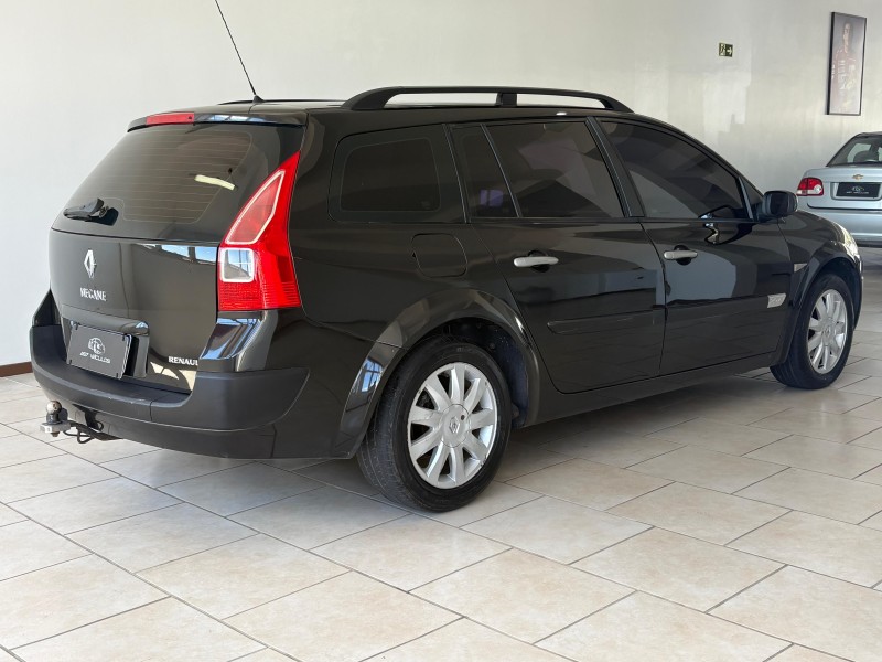 MÉGANE 2.0 DYNAMIQUE GRAND TOUR 16V GASOLINA 4P AUTOMÁTICO - 2011 - BENTO GONçALVES