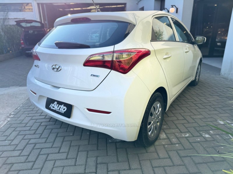 HB20 1.0 COMFORT PLUS 12V FLEX 4P MANUAL - 2014 - FARROUPILHA