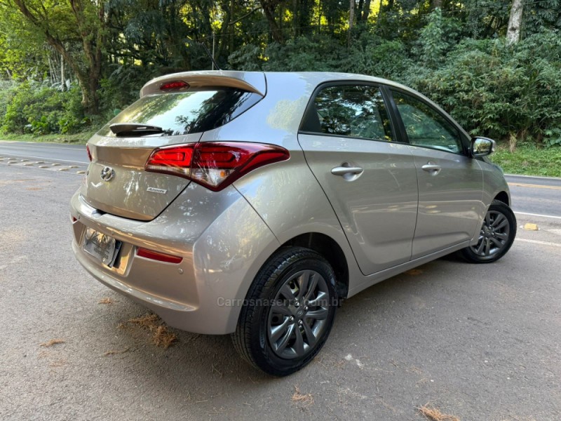 HB20 1.6 COMFORT PLUS 16V FLEX 4P AUTOMÁTICO - 2019 - DOIS IRMãOS