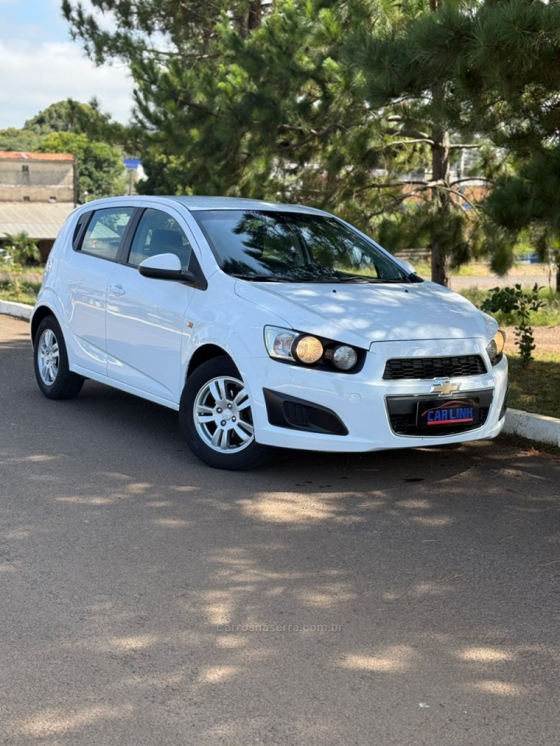 SONIC 1.6 LT 16V FLEX 4P MANUAL - 2013 - VACARIA