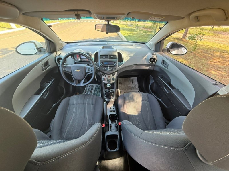 SONIC 1.6 LT 16V FLEX 4P MANUAL - 2013 - VACARIA