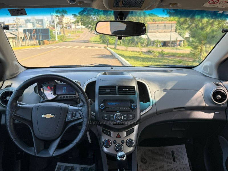 SONIC 1.6 LT 16V FLEX 4P MANUAL - 2013 - VACARIA