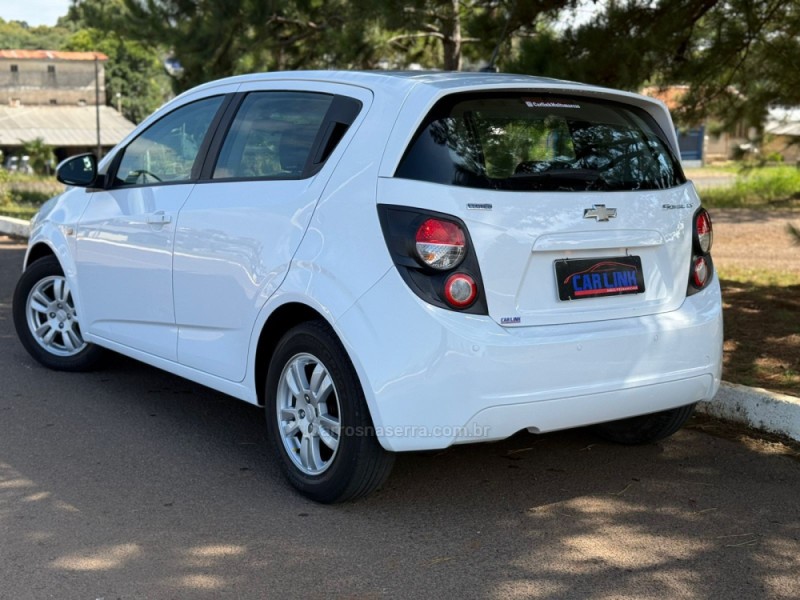SONIC 1.6 LT 16V FLEX 4P MANUAL - 2013 - VACARIA
