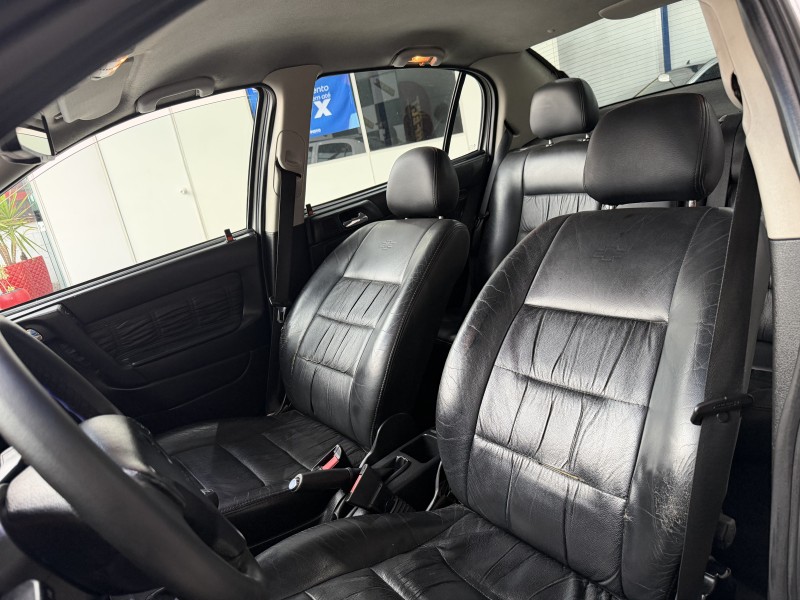 ASTRA 2.0 MPFI ADVANTAGE SEDAN 8V FLEX 4P MANUAL - 2011 - PORTãO