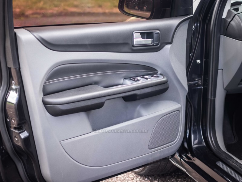 FOCUS 2.0 GHIA 16V GASOLINA 4P AUTOMÁTICO - 2009 - CAXIAS DO SUL